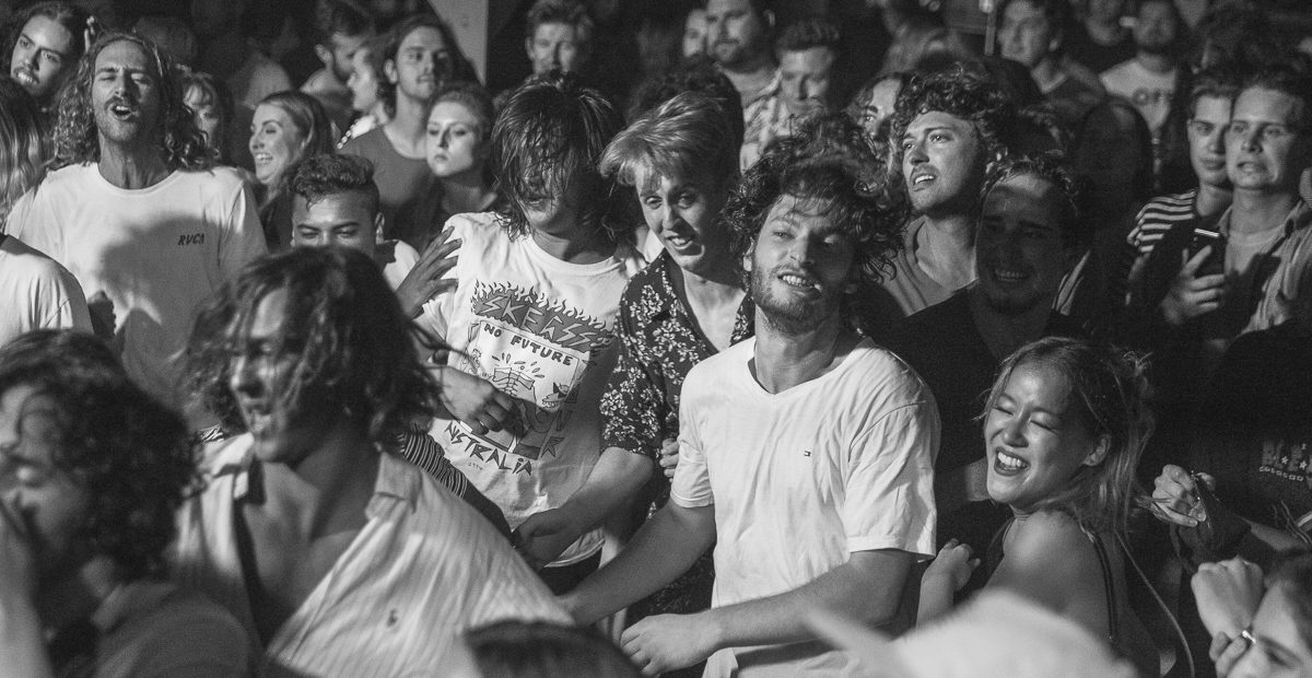 bleeding knees club review garage savage thrills savagethrills copyright dani hansen 23